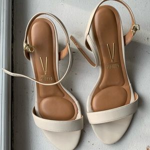 Vizzano white block heeled sandals size 39